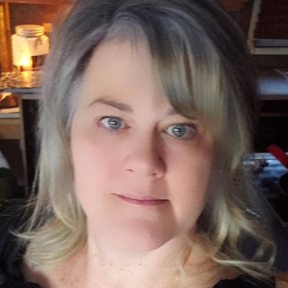 Meet your Posher, Michelle - Picture 1 of 1